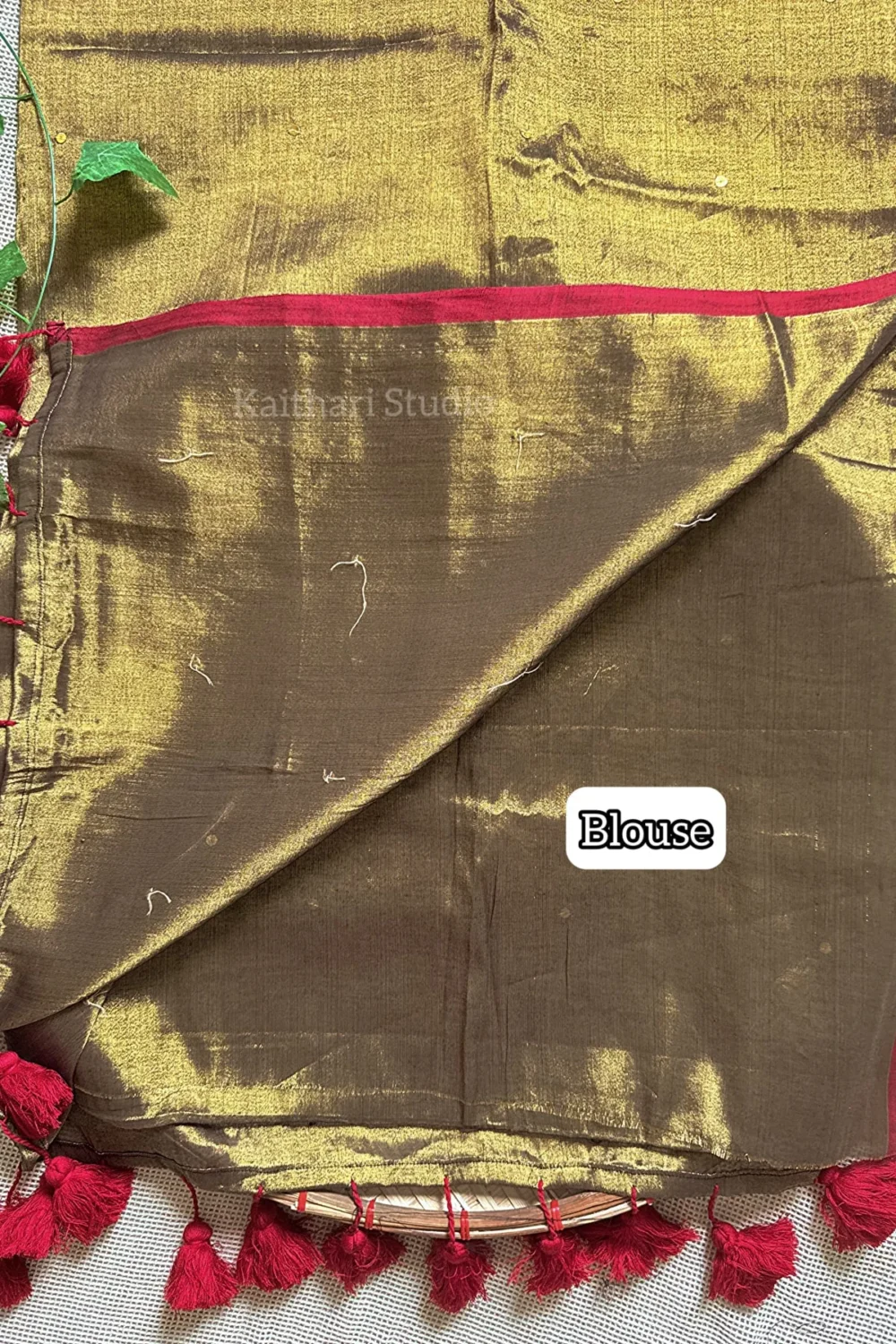 Premium Quality Tissue Saree - Antique Gold - KS075 - Image 4