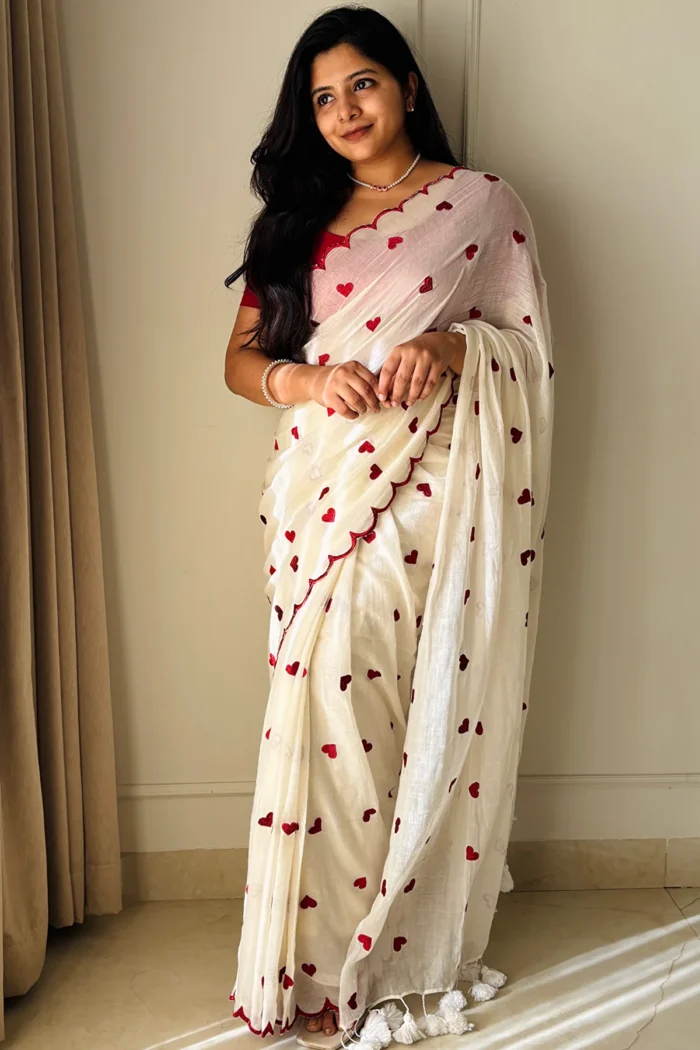 Heart Embroidery Scalloped Mul Cotton Sarees – Cream with Maroon - KS112