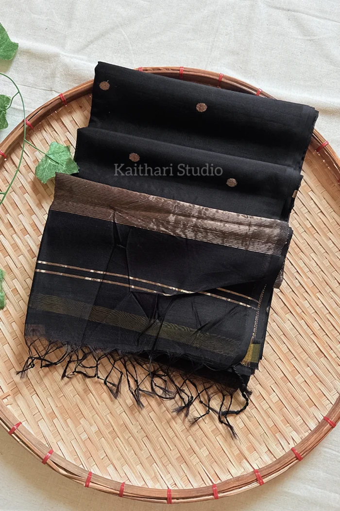 Nayanthra Inspired Borderless Maheshwari Silk Cotton Saree - Black <span>KS127</span>